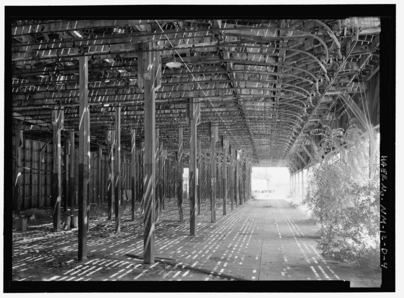 File:Looking north through the C.W.E. Storage Shed (Bldg. 126) - Atchison, Topeka, Santa Fe Railroad, Albuquerque Shops, C.W.E. Storage Shed, 908 Second Street, Southwest, Albuquerque, HAER NM-12-D-4.tif