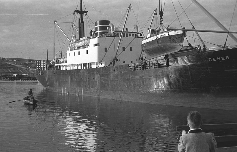 File:MS Deneb (1942) in Finnmark, 1950-1960.jpg