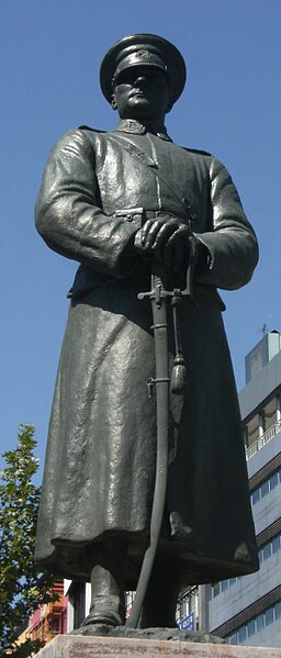 File:Mareşal Atatürk Anıtı.jpg