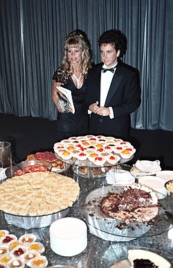Лин-Бейкър и Мелани Уилсън на 39-те награди Еми, 1987 г.