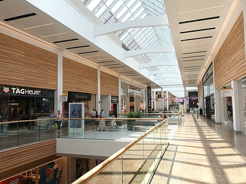 File:Meadowhall interior.jpg