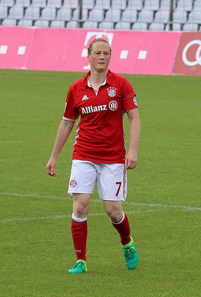 File:Melanie Behringer BL FCB gg. SGS Essen Muenchen-6.jpg