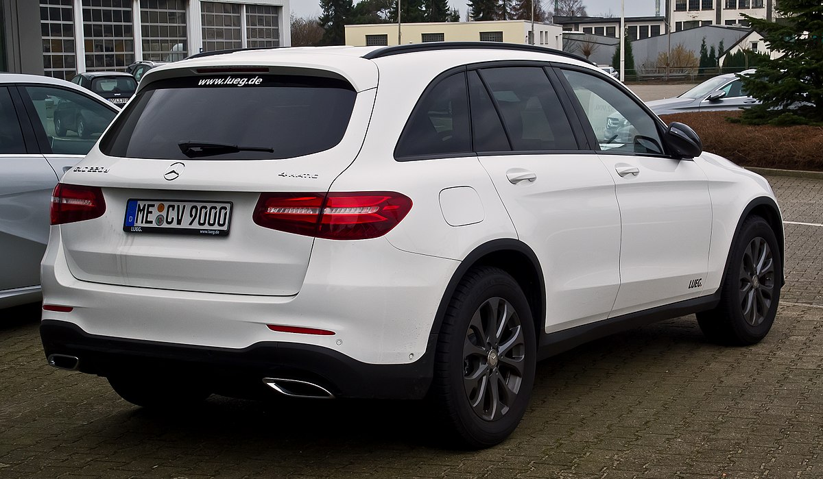 File:Mercedes-Benz GLC 220 d 4MATIC AMG Line (X 253) - Heckansicht, 13. Februar 2016, Velbert ...