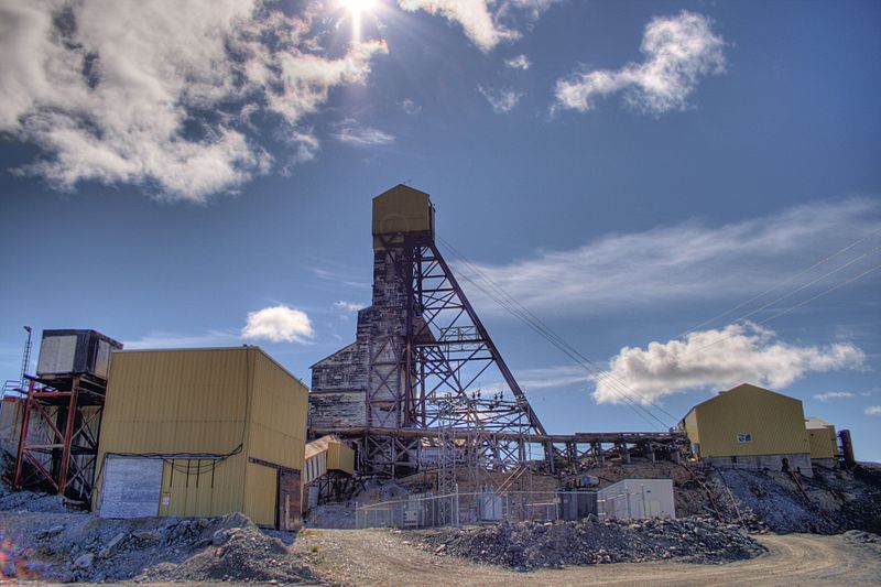 File:Mine Building Giant Mine Yellowknife Northwest Territories Canada 12.jpg