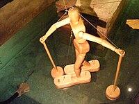 Modell eines Schwimmschuhläufers nach Leonardo da Vinci