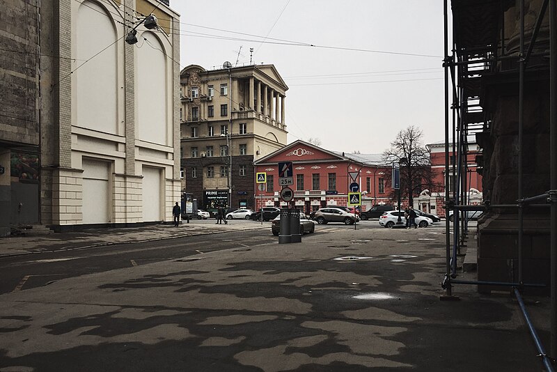 File:Moscow, Nastasyinsky Lane to Tverskaya Street (30892076122).jpg