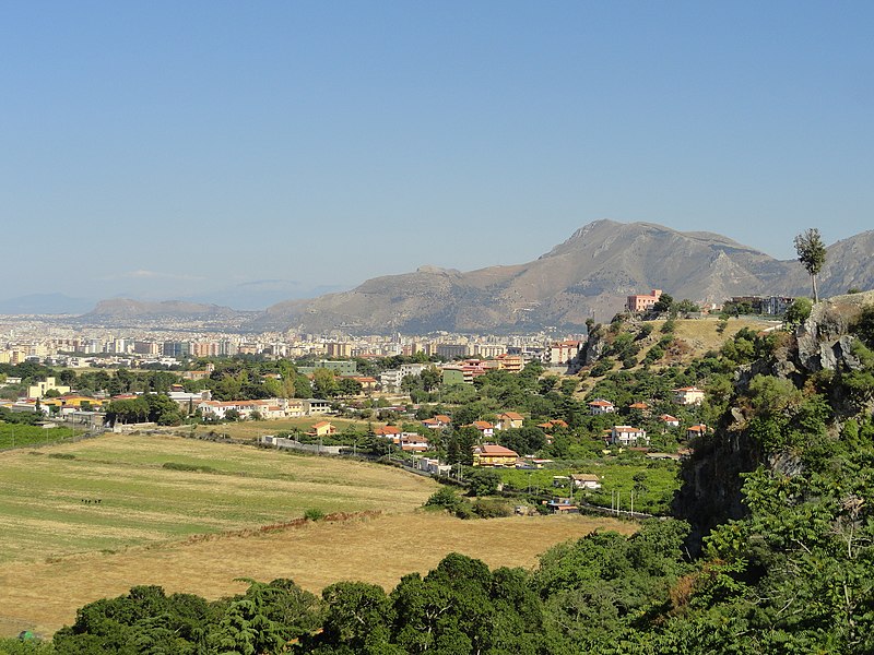 File:Mountains, Palermo, Italy (9448395753).jpg