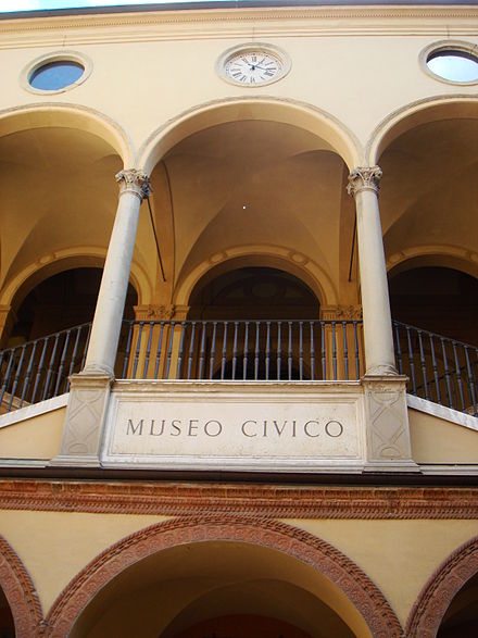 Internal courtyard of the museum Museo civico Archeologico di Bologna cortile interno2.JPG