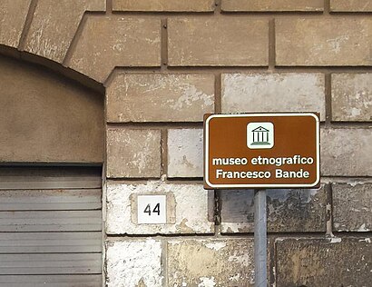 Come arrivare a Museo Etnografico Francesco Bande con i mezzi pubblici - Informazioni sul luogo