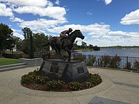 Nagambie Black Caviar Statue.jpg