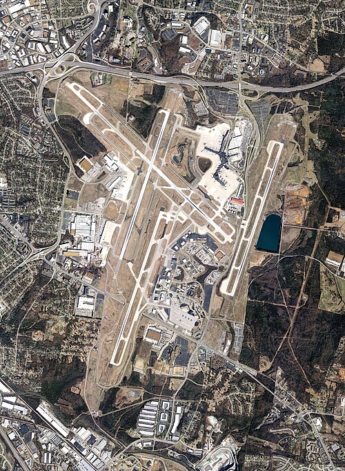 Nashville International Airport Aerial June 2011.jpg
