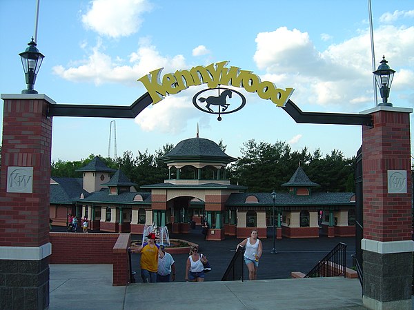 Main gates to Kennywood