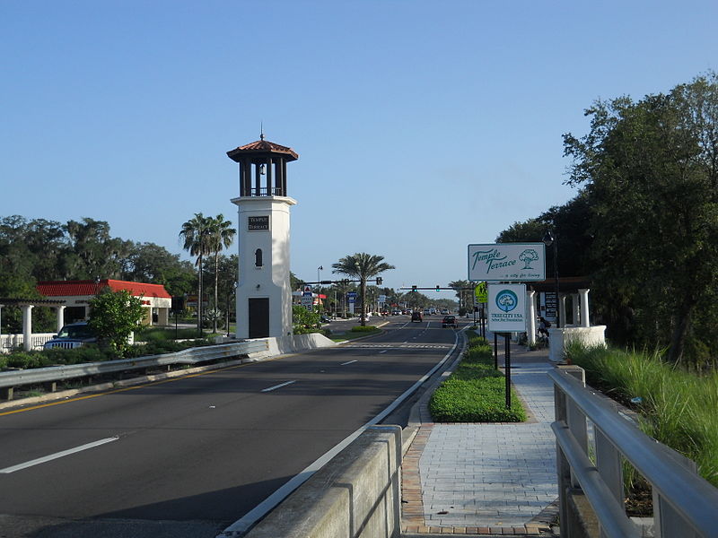 File:New Temple Terrace entry tower, 56th Street.jpg