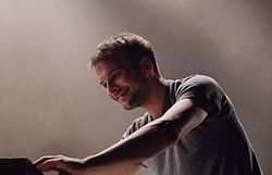 Nils Frahm (Traumzeit Festival 2014) IMGP4651 smial wp.jpg