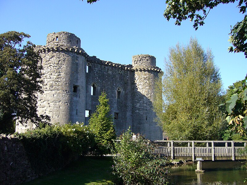 File:Nunneycastle4.JPG