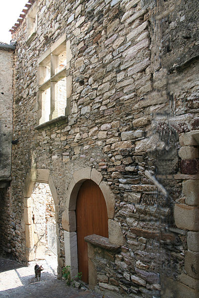 File:Olargues façade ancienne.jpg