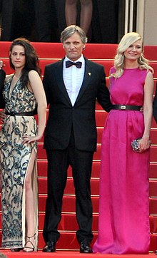 Cast members (from left) Kristen Stewart, Viggo Mortensen and Kirsten Dunst at the 2012 Cannes Film Festival On the road Cannes 2012.jpg