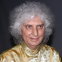 Pandit Shivkumar Sharma Santoor at Bhopal.jpg