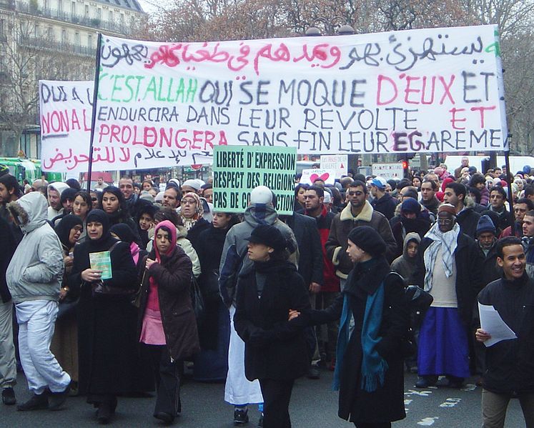 File:Paris 2006-02-11 anti-caricature protest bannieres dsc07515.jpg