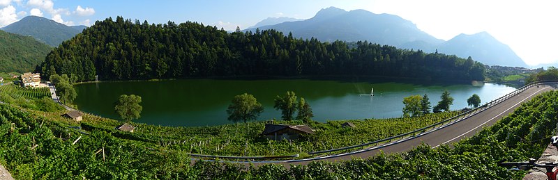 File:Pergine Valsugana-panorama of lake Canzolino.jpg