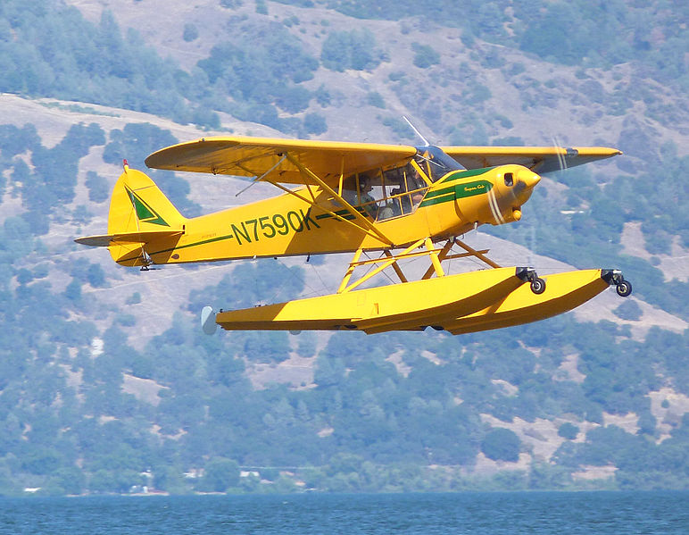 File:Piper PA-18 (6193463046).jpg