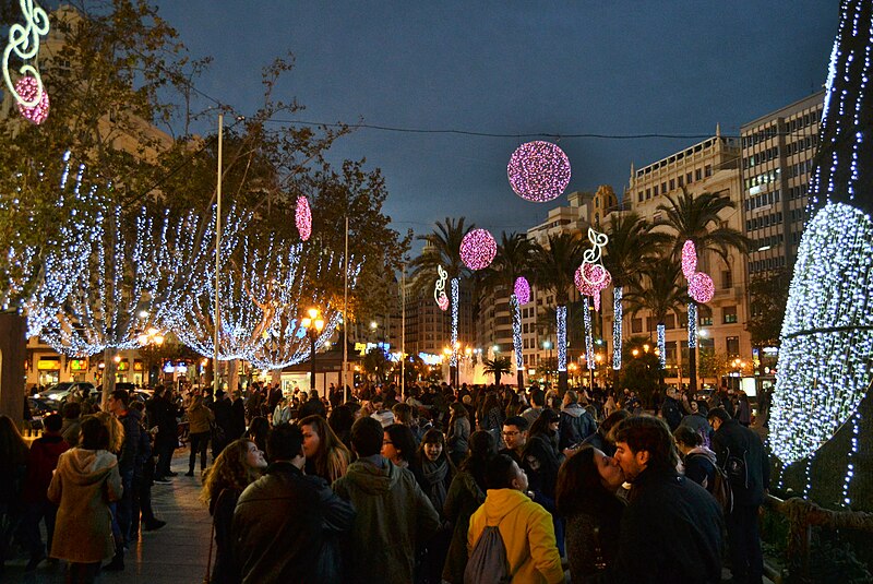 File:Plaça de l'Ajuntament de València, Nadal 2013.JPG