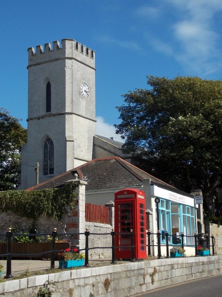 File:Portland phone box at Fortuneswell, and St John's Church.jpg