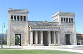 Propylaeen Muenchen-1.jpg