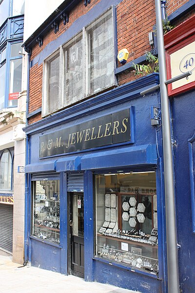 File:R & M Jewellers, Derry, September 2010.JPG