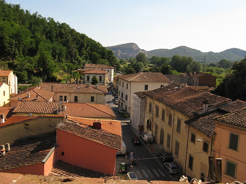 File:Ripafratta, vista dall'alto.jpg