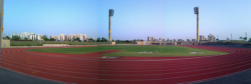 תמונה רחבה של אצטדיון האתלטיקה העירוני של ראשון לציון, 2013