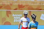 Deutsch: Badminton bei den Olympischen Jugendspielen 2018; Tag 2, 8. Oktober 2018; Viertelfinale Jungen Lauf 3 English: Roller speed skating at the 2018 Summer Youth Olympics; day 2, 8 October 2018 – Boys Quarterfinals run 3