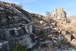 Kuil romawi dan benteng, termasuk tonjolan batu, di Mariegordus
