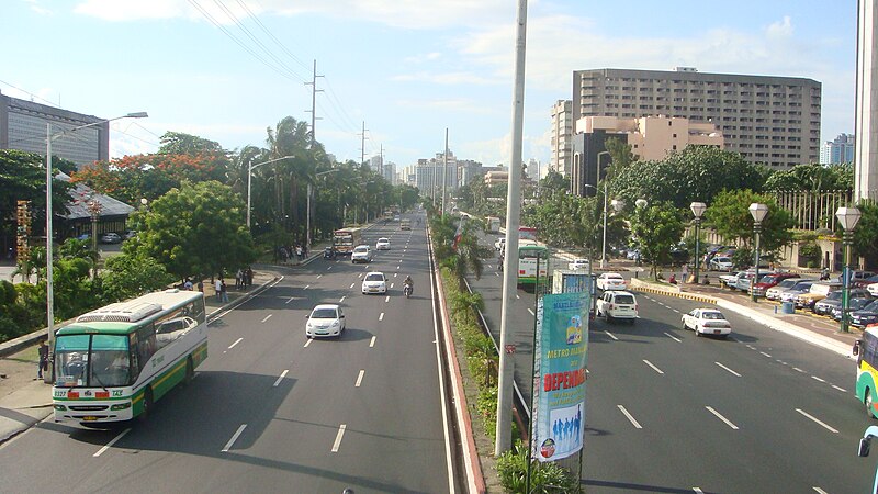 File:Roxas Boulevard in Pasay City 02.jpg