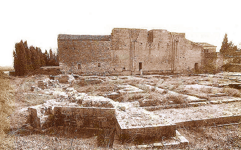 File:Ruines de l'abbaye de Psalmody.jpg