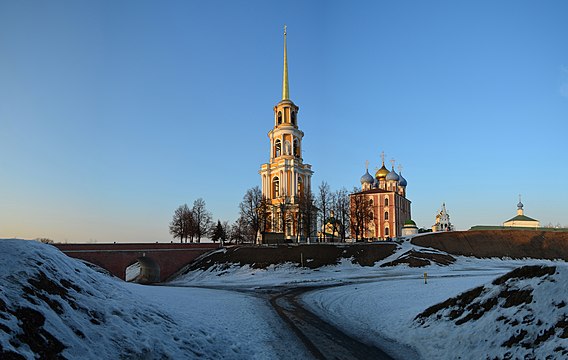 Рязанский кремль ул кремль 15 отзывы. Рязанский Кремль Рязань. Старая Рязань Кремль. Центральная аллея Кремль Рязань зима.