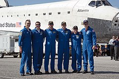 Crew post. STS 132. STS 132 photo. Jeris 132 Crew.