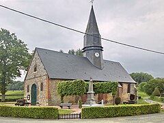 Saint-Arnoult - Eglise ey monument aux morts - WP 20190518 14 40 52 Rich 14.jpg