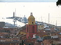 Panorama Saint-Tropez z latarnią w tle