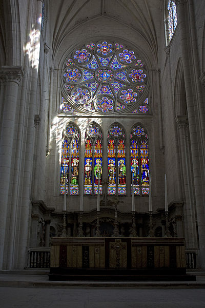 File:Saint Maixent l'École-Abbatiale Saint Maixent-Chœur et abside-20110307.jpg