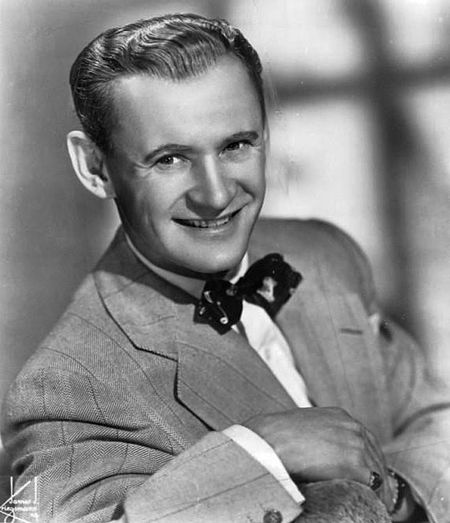 Sammy Kaye 1952.JPG