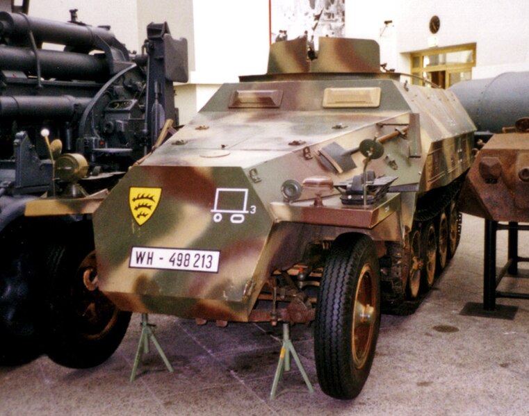 File:Sd.Kfz. 251 Dresden.jpg