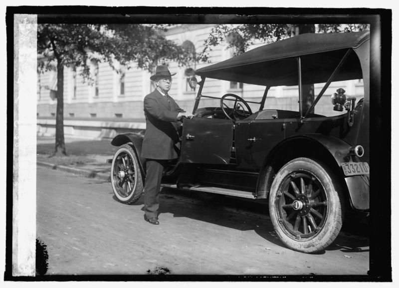 File:Senator Geo. E. Chamberlain, Oregon, (9-16-19) LCCN2016844737.tif