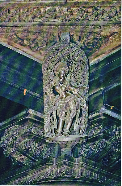 File:Shilabaalika on pillar bracket in Chennakeshava Temple at Belur3.jpg