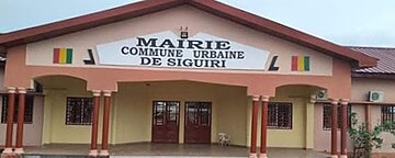 Fil:Siguiri_mairie.jpg