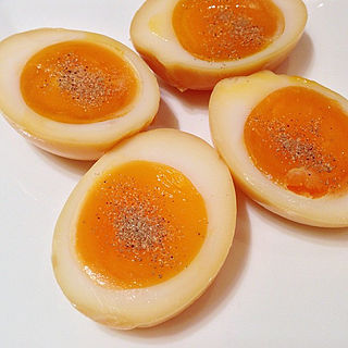 Smoked egg Food that involves the smoking of eggs