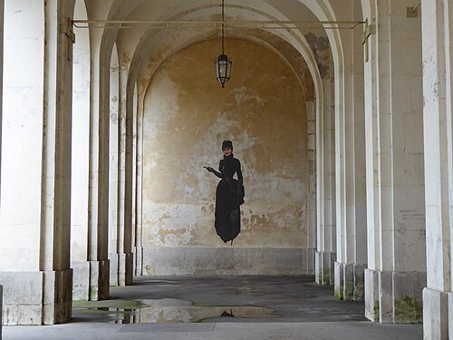 Portrait sous l'Arc Héré