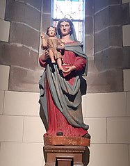 Statue Notre-Dame de Brandu, en bois polychrome, datant des années 1512 et restaurée en 1982. Cette statue provient d'une chapelle aujourd'hui disparue du quartier de Brandu[11]