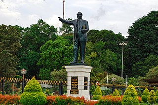 Statue of B. R. Ambedkar, Vidhana Soudha (02).jpg