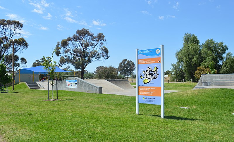 File:Strathmerton Brian Pinnuck Memorial Park Skatepark 002.JPG